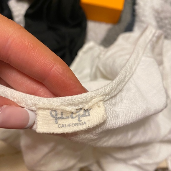 Brandy Melville front tie white blouse - Picture 3 of 3